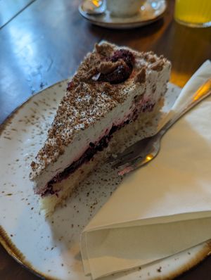 Spekulatius-Waldbeer-Torte at Brettle in Ulm