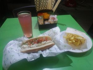 Combo com cachorro-quente at Açougue Vegano - Ipanema in Rio De Janeiro