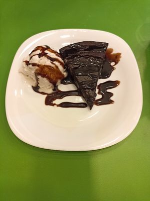 Brownie com sorvete at Açougue Vegano - Ipanema in Rio De Janeiro