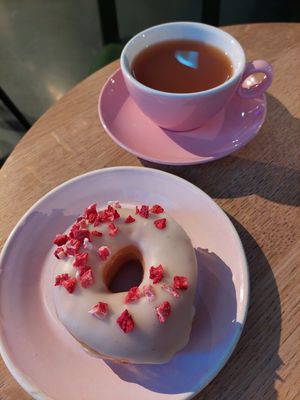 Donut 'White Choc & Strawberry' (3.50) + Apple Punch size M (3.40) at Brammibal's Donuts - Potsdamer Platz in Berlin