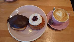 Boston cream & Milchreis donut at Brammibal's Donuts - Potsdamer Platz in Berlin