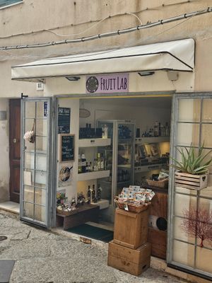  at Fruit Lab in Alghero