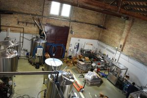 la fábrica de cerveza at BeerCat in Vilafranca Del Penedes