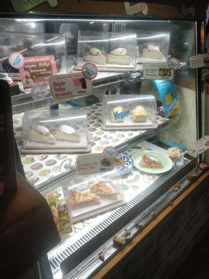 Vegan desserts at Falafel Brothers - Ebisu in Tokyo