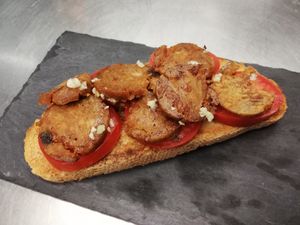 Tosta de chorizo at Agave Restaurante in Caceres