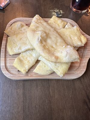 Vegan garlic cheesy bread   at The Antelope Inn in Lighthorne