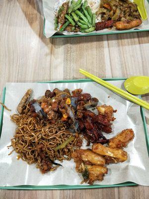 $3.50 for noodles and 3 dishes at  Jia Jia Vegetarian 佳佳素食 - Ghim Moh in Central Singapore