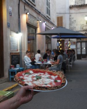 Margherita at Pizzeria Santapi in Mallorca