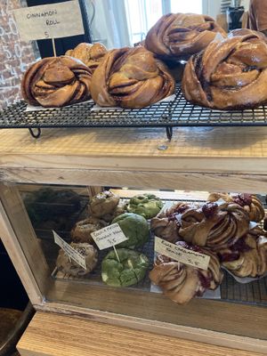 Their counter ❤️ at Grounded in Paris