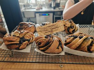 Rolls matcha at Grounded in Paris