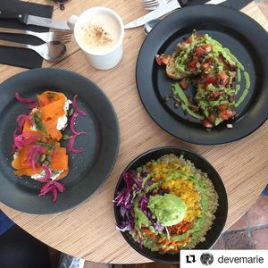 Avocado toast
"Gravelax" toast
Bowl at Grounded in Paris