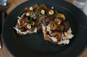 Mushroom toast at Grounded in Paris