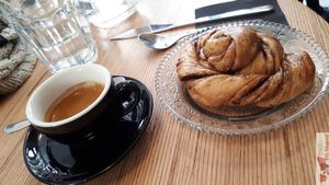 Coffee and Cinnamon at Grounded in Paris