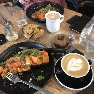 Delicious vegan foods in paris at Grounded in Paris