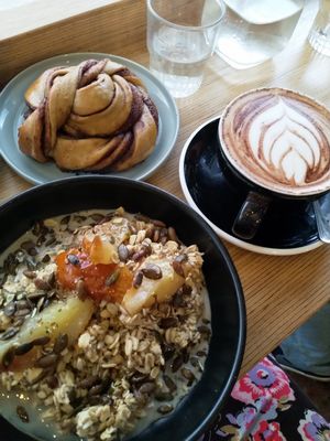 Muesli Bircher and Cinnamon pastry with mocha February 2020 at Grounded in Paris
