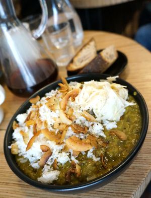 Green pea curry at Grounded in Paris