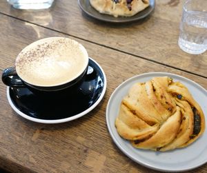 Savory roll + Dirty Chai at Grounded in Paris