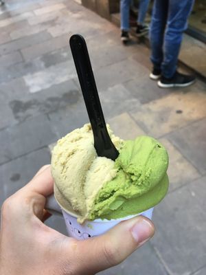 Hazelnut and pistacchio at Bellamia Gelateria Italiana in Barcelona