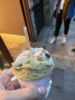 Pistacho y Platano 🍌🥜  at Bellamia Gelateria Italiana in Barcelona