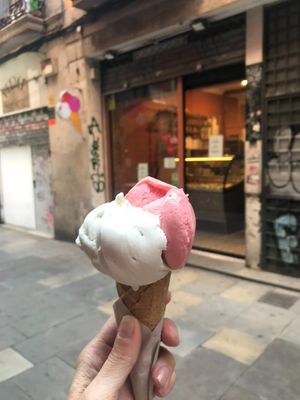 peanut and raspberry mint at Bellamia Gelateria Italiana in Barcelona