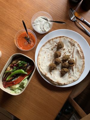 Libanese Flatbread with falafel and grilled veggies 🤤 at Rebelicious in Oostelbeers