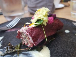 Beetroot canneloni at Sjuut in Schinnen