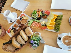 Vegan breakfast for 2 persons at Biggi's in Mallorca
