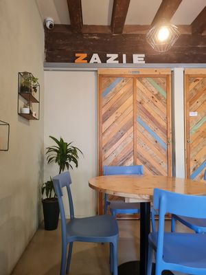 Inside tables at Zazie in Verona