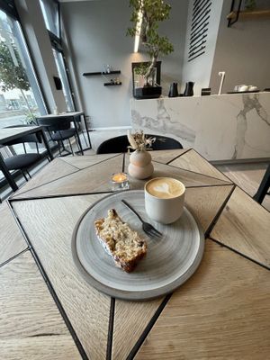 Oat milk cappuccino with vegan banana bread  #Veganuary at Taraba - Specialty Coffee in Stuttgart