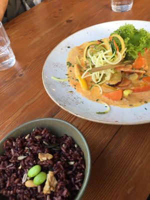 Göldener Mönch Bowl (tell them you’re vegan - otherwise they make it vegetarian at Vietal Kitchen in Stuttgart