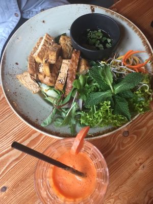 Beauty Bird and fresh juice  at Vietal Kitchen in Stuttgart