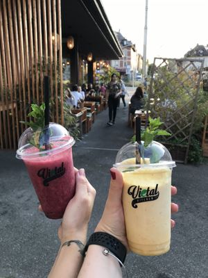 Berry and sweet potato/ passion fruit smoothie !! (Lots more in there like chia seeds etc.) 😍☀️ so good !!!!!  at Vietal Kitchen in Stuttgart