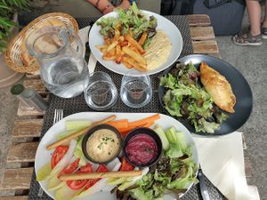 hommus and beetroot dip with vegetables sticks, a veggie pie with herbs and an omelette with brocciu and mint at A Casa di l'orsu in Corsica