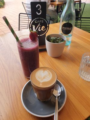 Macadamia latte at Cafe Vie Sunshine Coast in Buderim