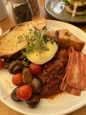 Big breakfast  at Cafe Vie Sunshine Coast in Buderim