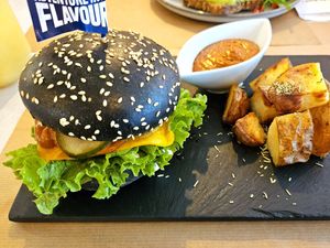Cheeseburger at Sublimmme in Bucharest