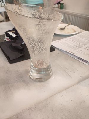 Inconvenient smoothie glass at Sublimmme in Bucharest