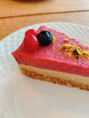 Tarta de mojito, fresas y lima  at Sublimmme in Bucharest