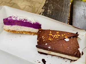 Raw cakes at Sublimmme in Bucharest