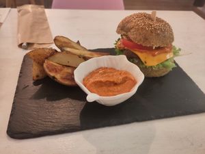 Cheeseburger at Sublimmme in Bucharest