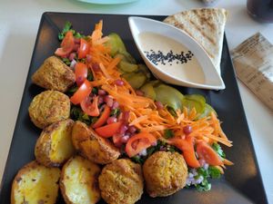 Rainbowl with falafel at Sublimmme in Bucharest