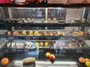 Cakes at Sublimmme in Bucharest