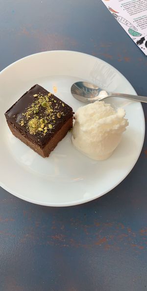 Dessert and ice cream at Sublimmme in Bucharest