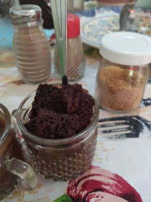 Postre de brownie de chocolate at Alma Natura in Medellin