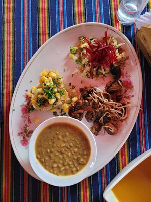 lentejas, quinua con maíz, champiñones y ensalada at Alma Natura in Medellin