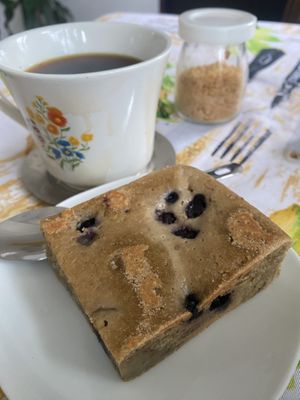 Un dulce riquísimo cuyo nombre no recuerdo   at Alma Natura in Medellin