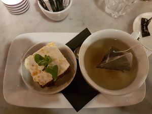 Vegan carrot cake and tea at Milano - Clarion Quay in Dublin
