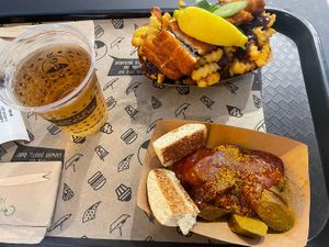 Vish & Chips und Currywurst #Veganuary at Vincent - Mercado Center in Hamburg