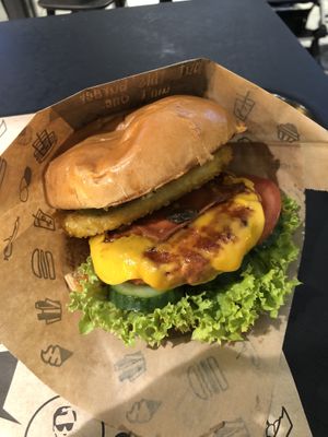 Big Veganski Burger at Vincent - Mercado Center in Hamburg