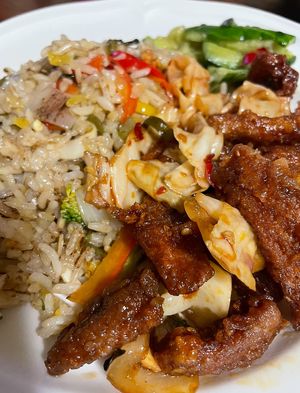 Vegan Priaw Wann (vegan beef fries with sweet sour sauce) i ordered by delivery. It was great and I plated it with vegetable fried rice. Yum!   at Ssong Thai in Seoul